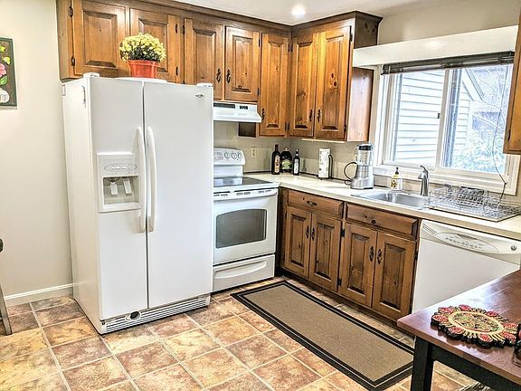 3rd image of 401 Colonial Dr Unit 17
