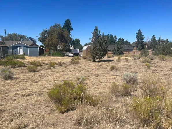 1505 SW Pelton Ave, Madras, OR 97741