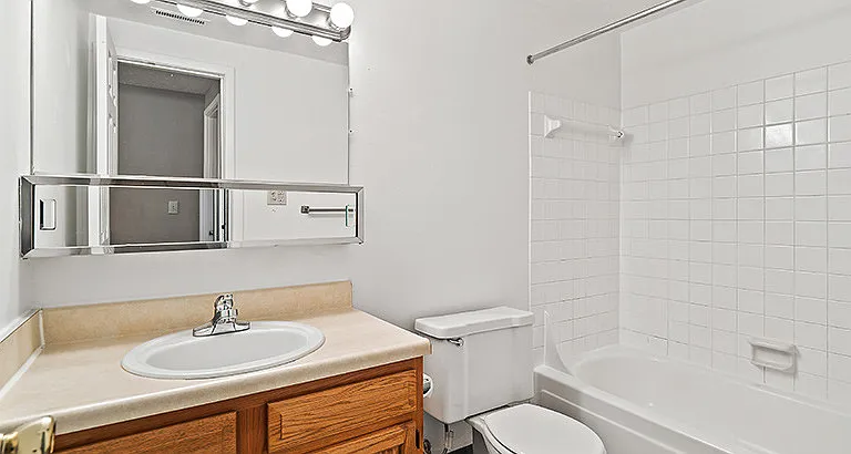 Fawn Lake Apartments — Photo 7