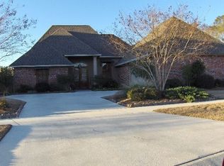 2453 Pointe South Dr, Zachary, LA 70791