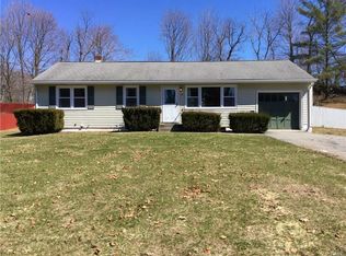 86 Fairway Dr, Pawling, NY 12564