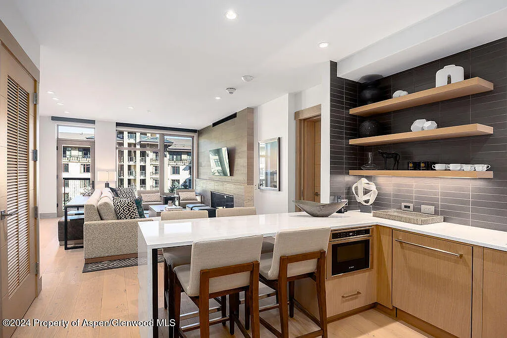 130 Wood Rd — Photo 3