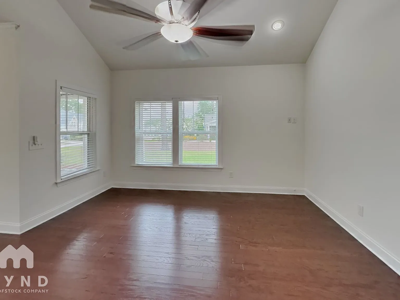 4 bed, 3.0 bath, 2560 sqft, $2,545 — Photo 3