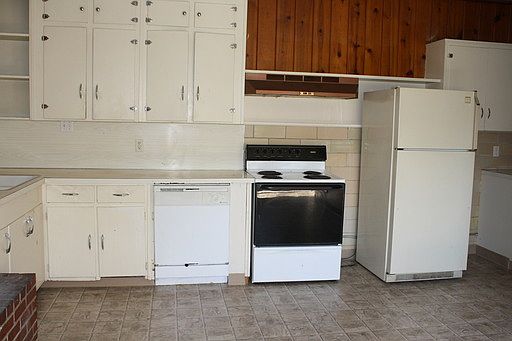 4th image of 520 98th St S APT A