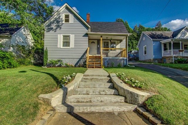 1st image of 409 W Poplar St