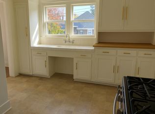 1247 Versailles Ave, Alameda, CA 94501