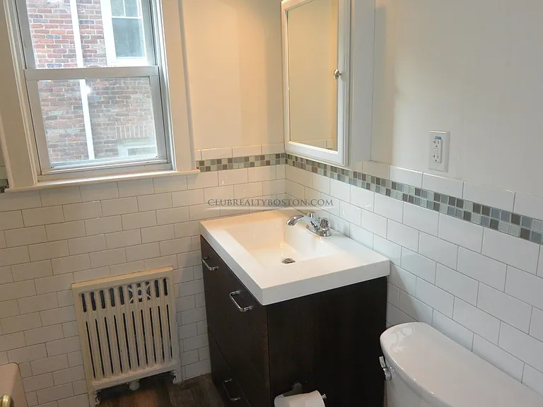 33 Wiltshire Rd #1A — Photo 11