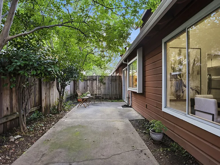 8 Coyle Creek Cir — Photo 25