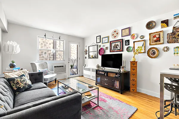 Sold by Compass | media 1
