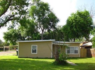 1611 E Rosebud Ave, Victoria, TX 77901
