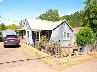 317 S Cedar St, Drain, OR 97435