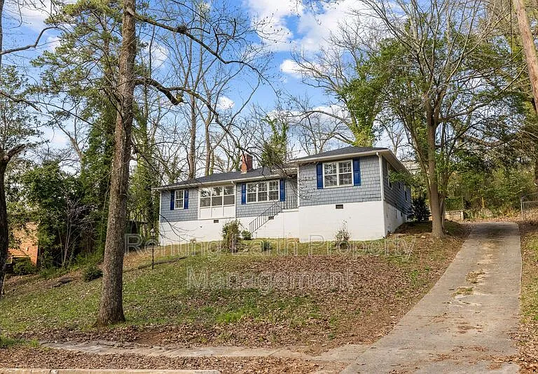 805 Vanderbilt St — Photo 2