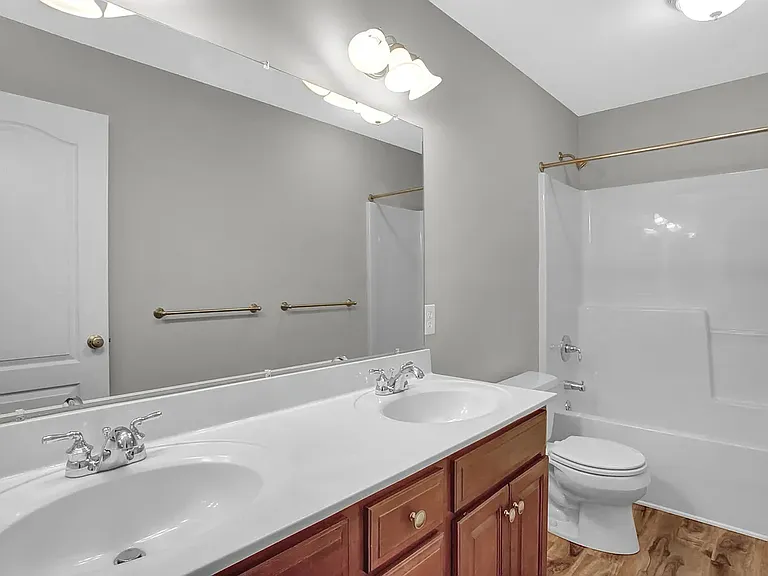 2nd Full Bathroom