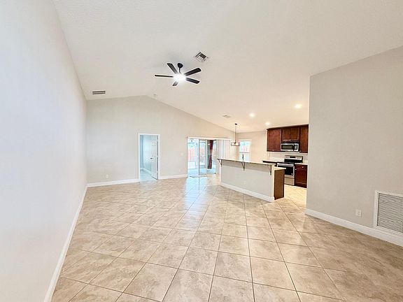 5th image of 9553 Seaspray Dr