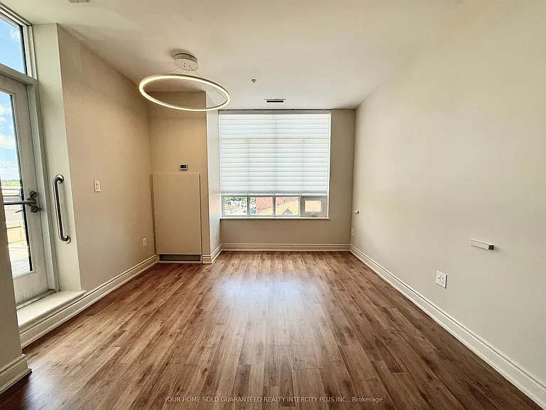 2396 Major Mackenzie Dr #418 — Photo 13
