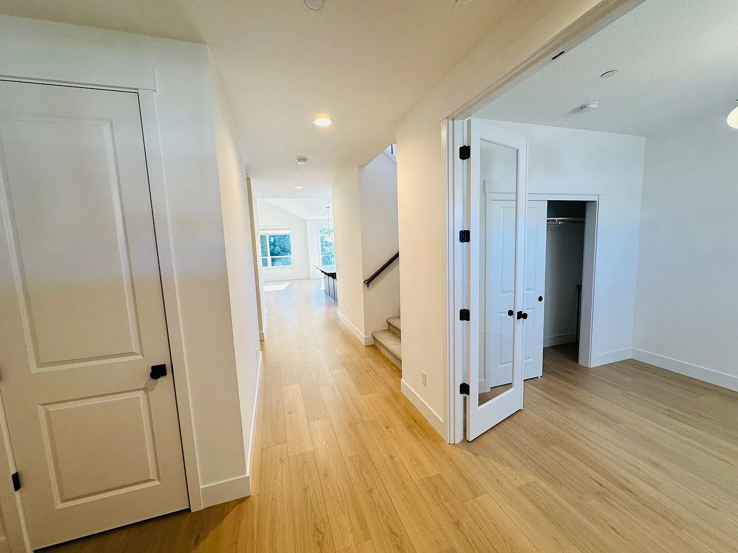 Stunning Newer Camas Home with Territorial Views — Photo 4
