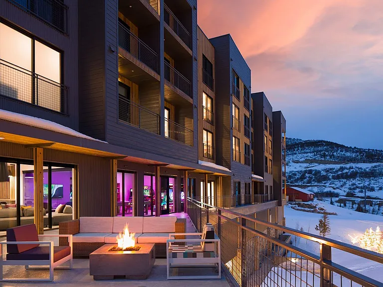 Canyon Haus outside lounge