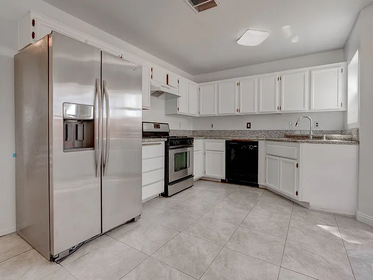 5519 Myron Cir — Photo 11