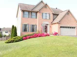 119 Clemson Ln, Falling Waters, WV 25419