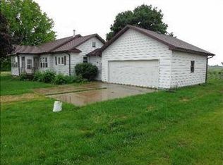 2453 S Conger Rd, Pecatonica, IL 61063