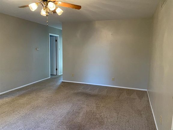 3rd image of 611 Candleberry Ct