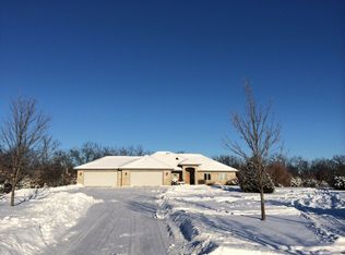 2804 W Deer Path Trl, Janesville, WI