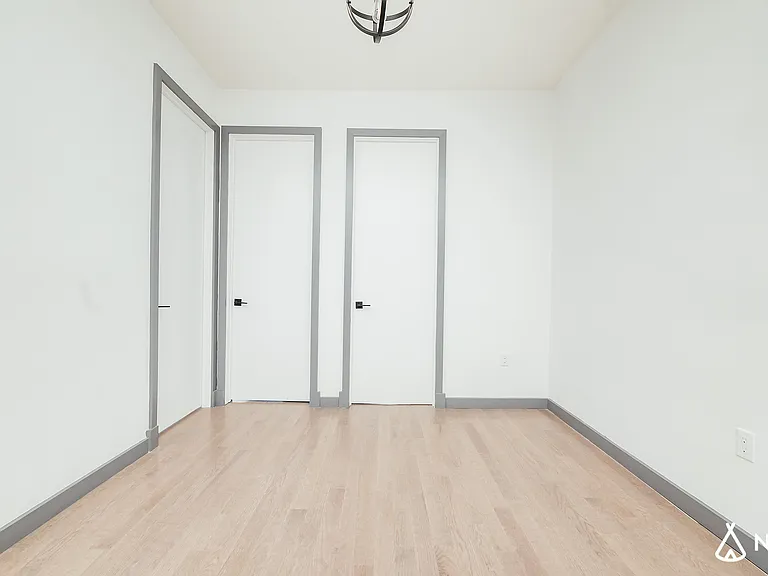 2553 Church Ave #2F — Photo 12