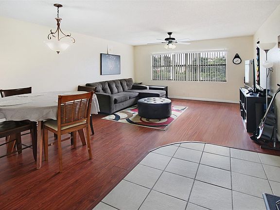 3rd image of 540 SE 2nd Avenue #J-26