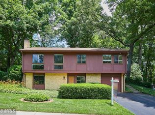 8806 Burbank Rd, Annandale, VA 22003