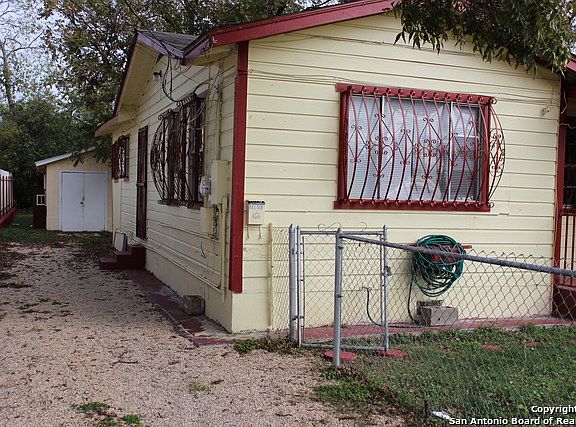 2nd image of 714 SW 24th St