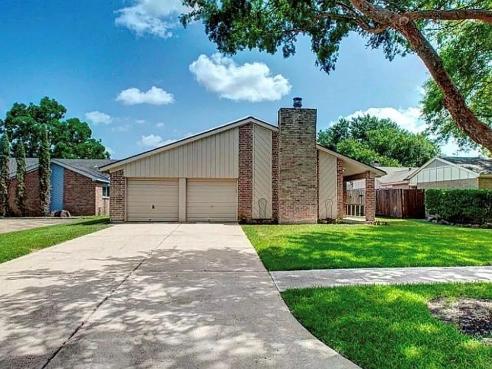 3023 Sam Houston Dr