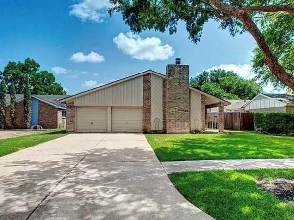 3023 Sam Houston Dr, Sugar Land, TX 77479
