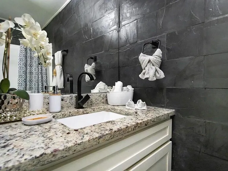 411 Harris Ave — Photo 14