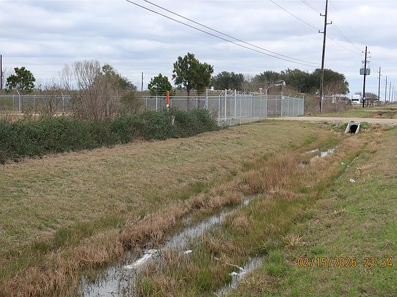 2nd image of 32388 Fm 529 Rd