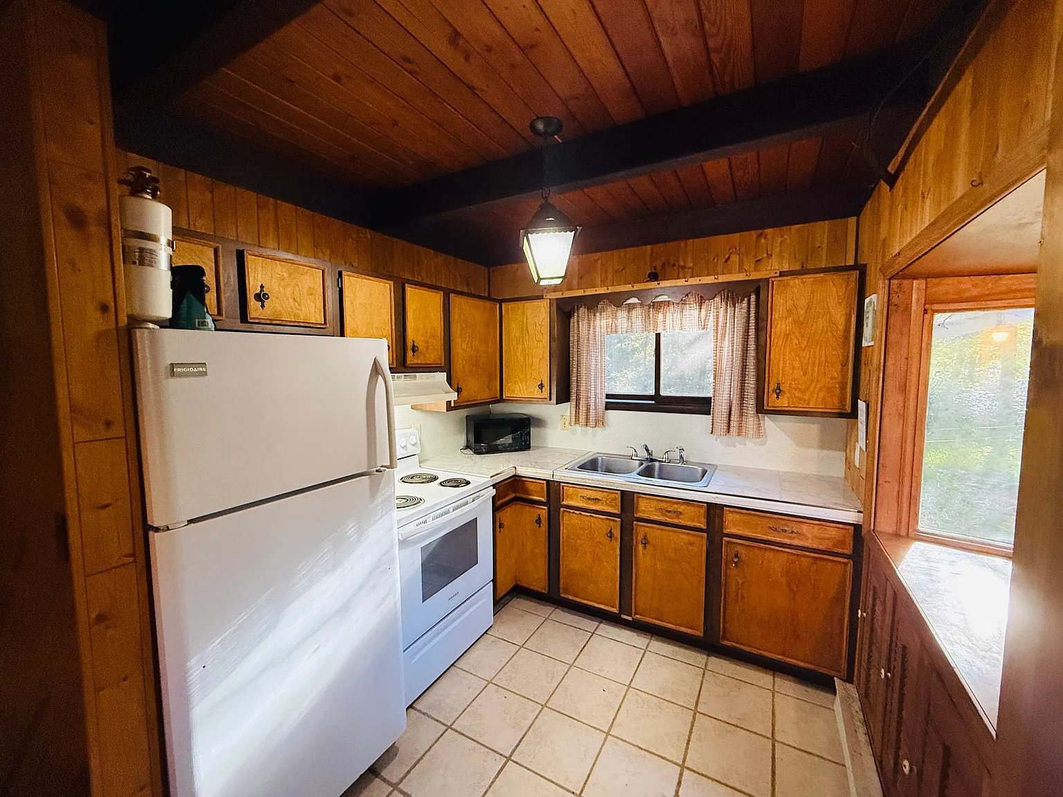 3 bed, 1.5 bath, 840 sqft, $1,800 — Photo 4