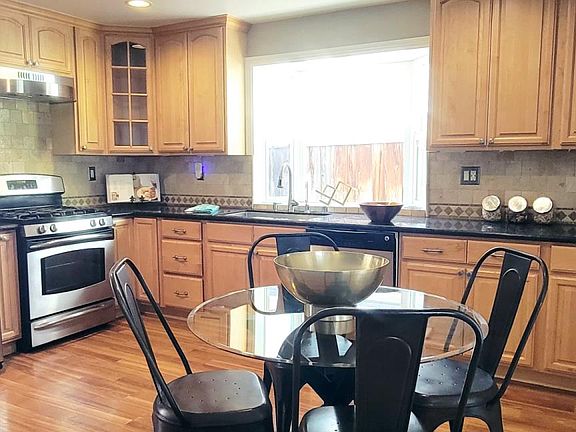 5th image of 7376 Prindiville Dr