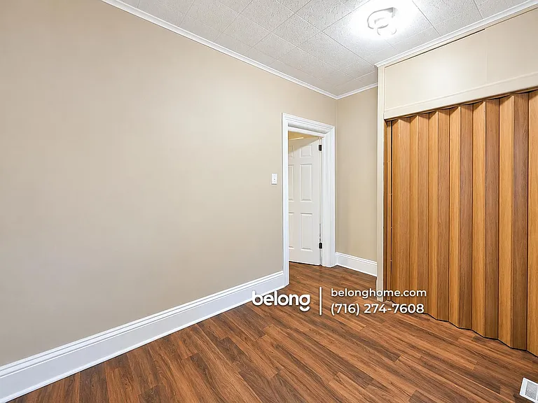 2207 Linwood Ave — Photo 8