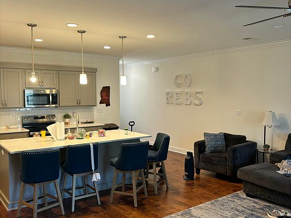 4th image of 408 Lily Loop