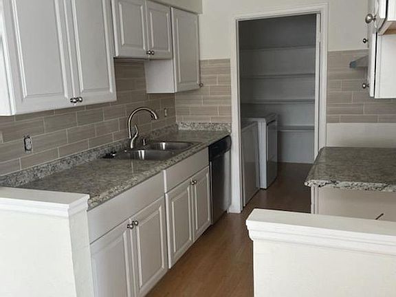 3rd image of 1141 Monroe Dr APT D