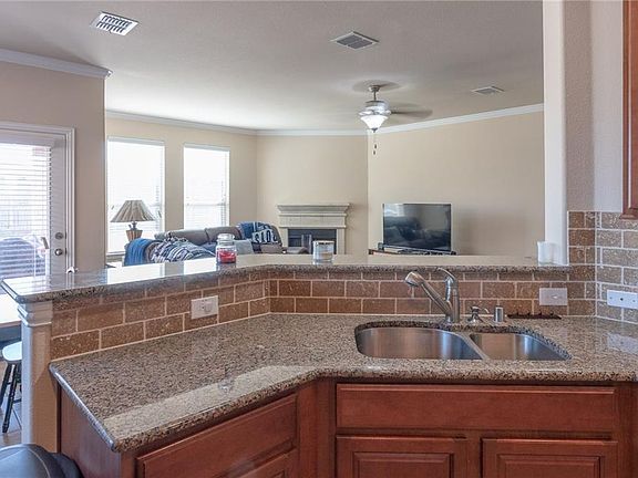 4th image of 4609 Hidden Pond Dr