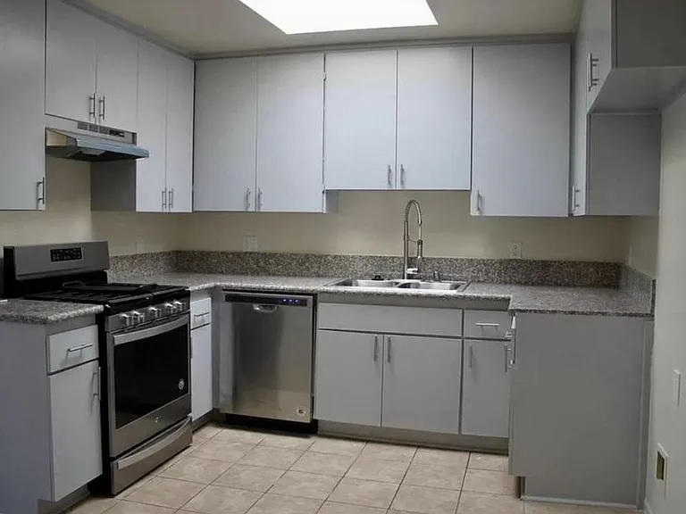 14816 Friar St #102 — Photo 4