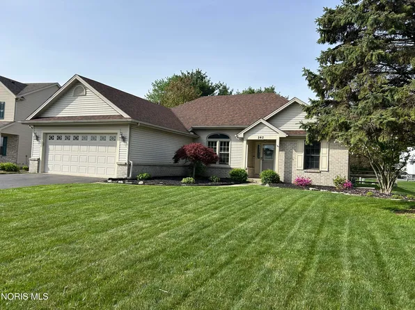 242 Mead Ln, Holland, OH 43528