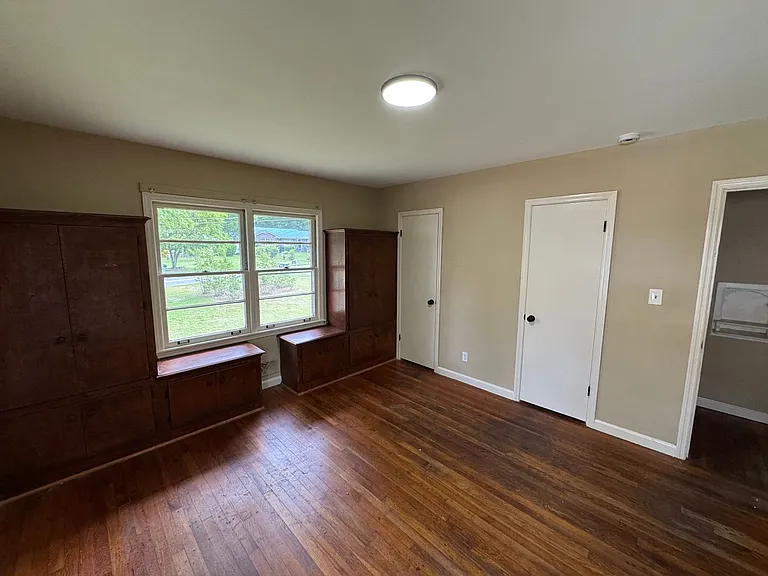 1260 Cherokee Ave — Photo 4