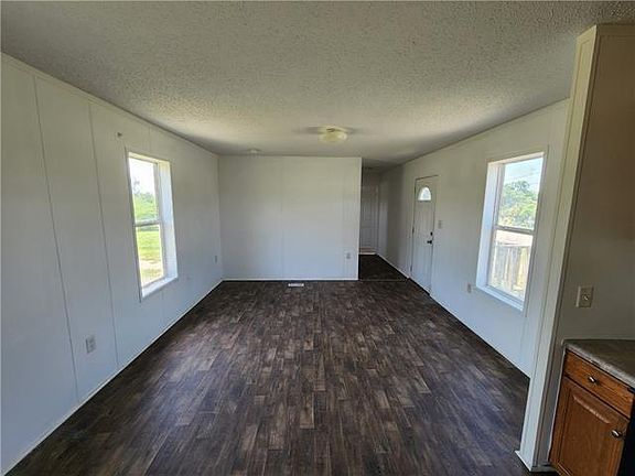 3rd image of 159 E Crest Dr