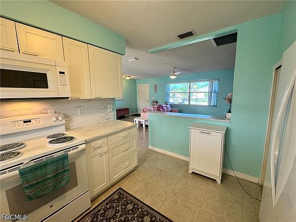 5th image of 1027 SE 17th Ave
