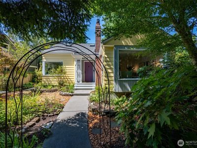6221 36th Avenue NE, Seattle, WA, 98115