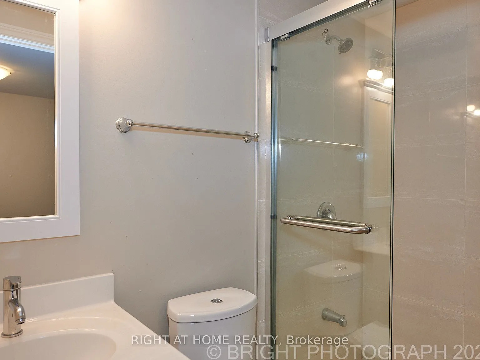 3 bed, $2,000 — Photo 4
