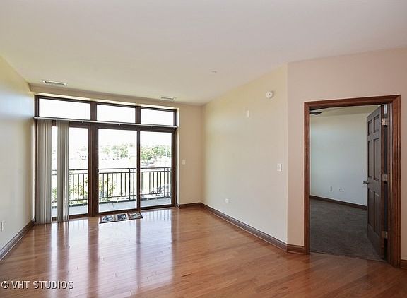 5th image of 160 S River St Unit 212