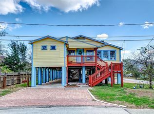 631 Clear Lake Rd, Clear Lake Shores, TX 77565