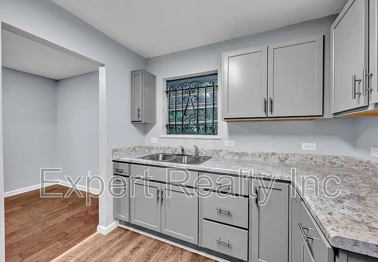 1256 15th St SW — Photo 4
